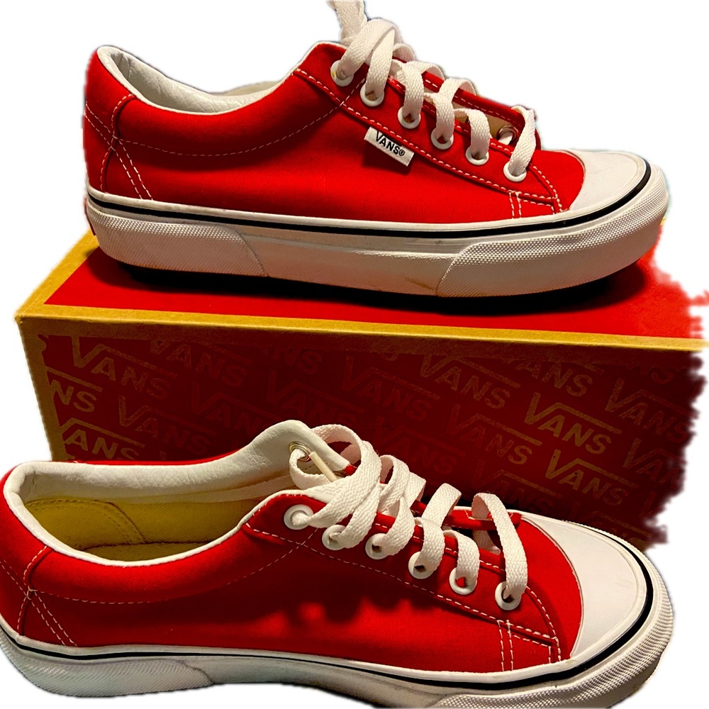 Vans lace-up Shoes Red And White women 7 men 5.5 NWOT